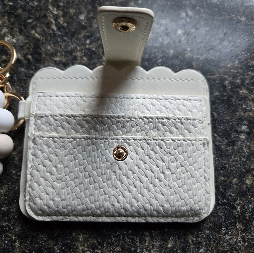 SHEIN White and Gold Key Card Holder - Picture 9 of 11